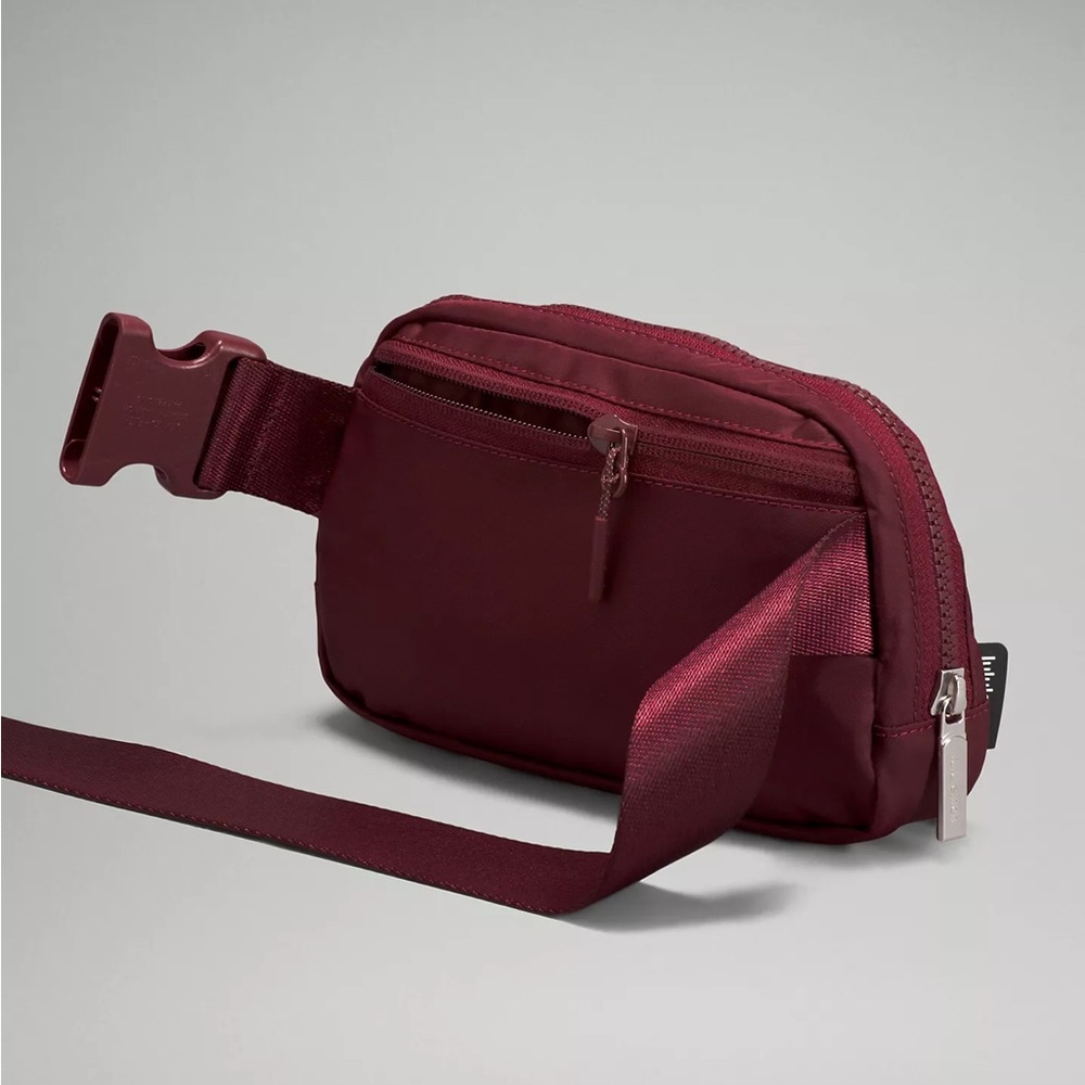 lululemon Everywhere Belt Bag Red Merlot - Picture 4 of 7